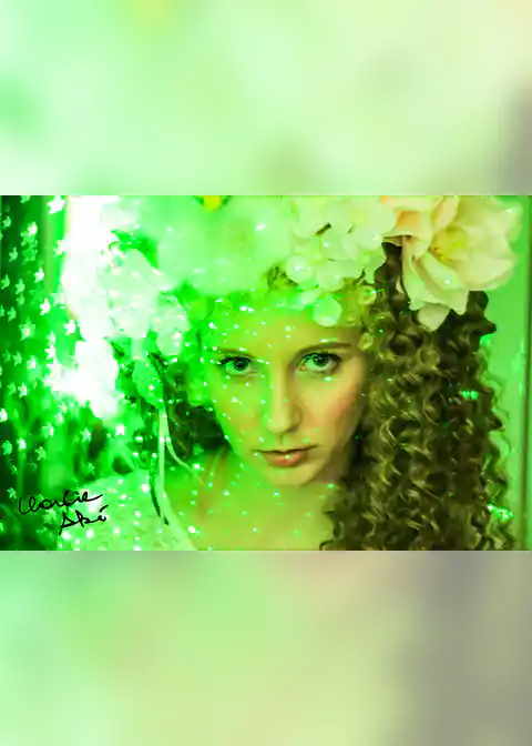 ：THE WORLD - 「チャーリーと、ファインダーの世界。」