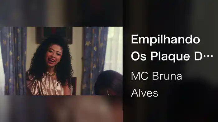 Empilhando Os Plaque De 100