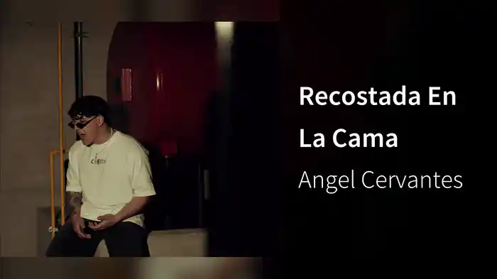 Recostada En La Cama