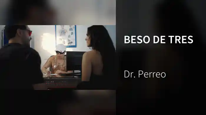 BESO DE TRES