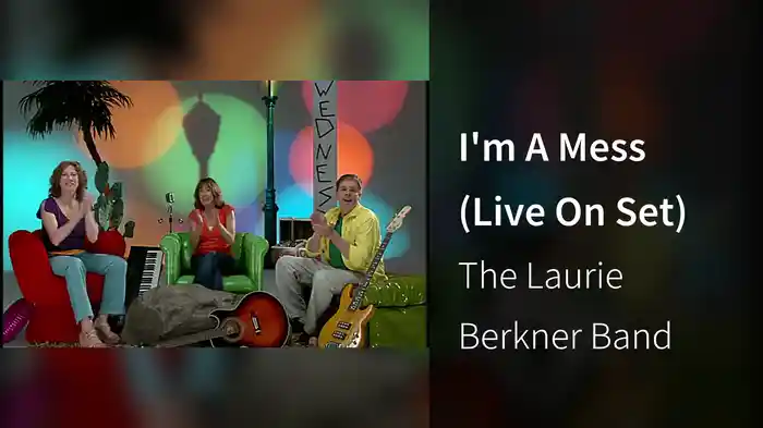 I'm A Mess (Live On Set)