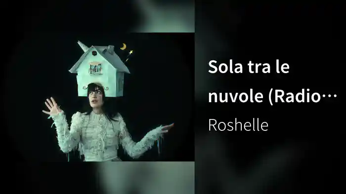 Sola tra le nuvole