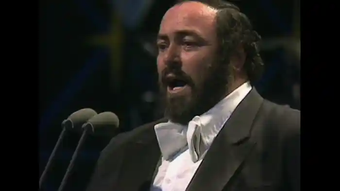 Puccini: Manon Lescaut: "Tra voi belle, brune e bionde" (Live)