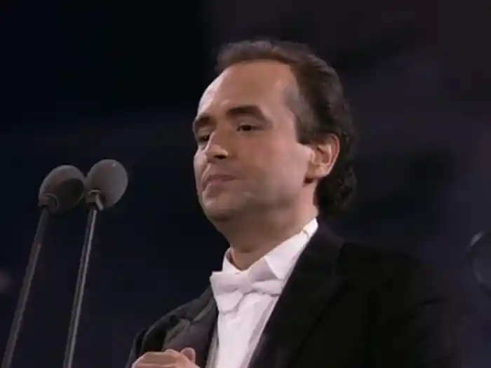 Cilea: L'Arlesiana: É la solita storia (Lamento di Federico)