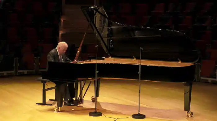 Chopin: Études, Op. 25: No. 1 in A Flat Major (Live from Pierre Boulez Saal, Berlin / 2020 / Musical Moments)