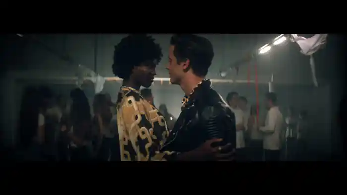 NEVER GONNA LIKE YOU