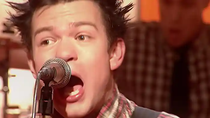 スティル・ウェイティング