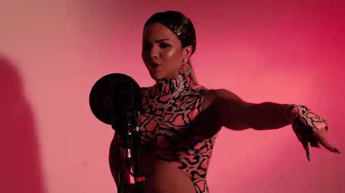 Agora Eu Sou Solteira / Late Que Eu Tô Passando