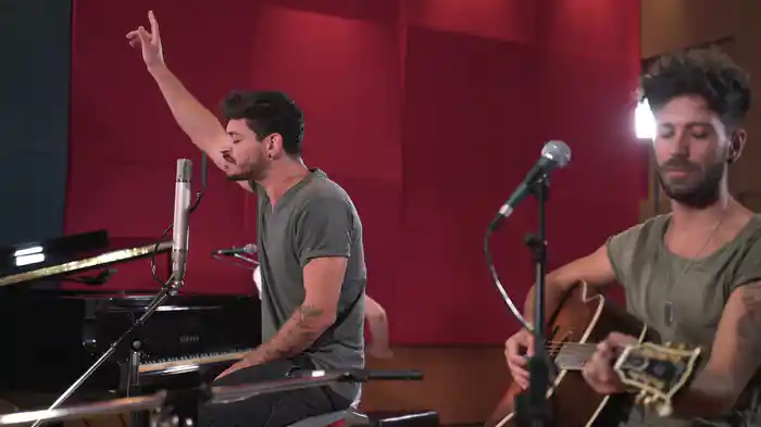 Con Los Pies En El Suelo (Acústico En Directo En PKO Studios / 2020)