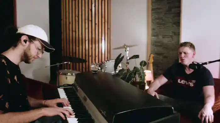 Habits (Stay High) (Acoustic Performance)