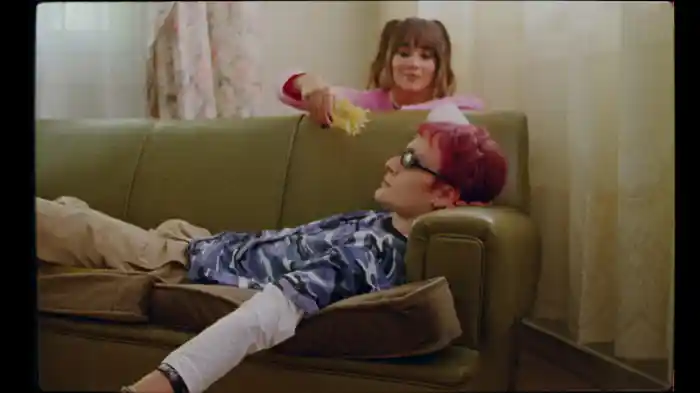 ESTUPIDEZ (Lyric Video)