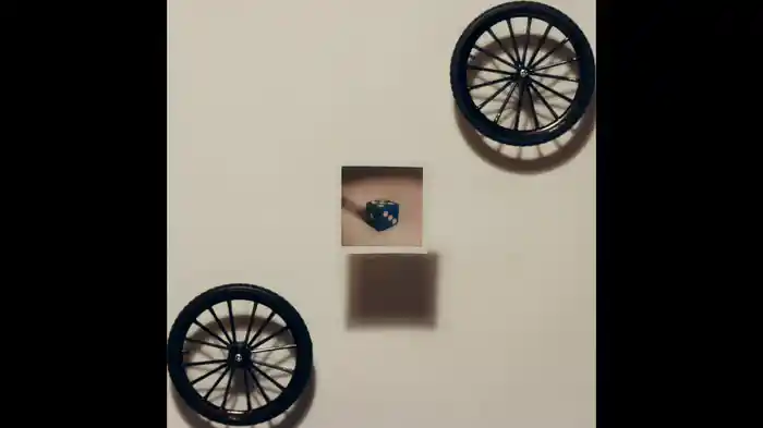 Pretty Boys (Visualizer)