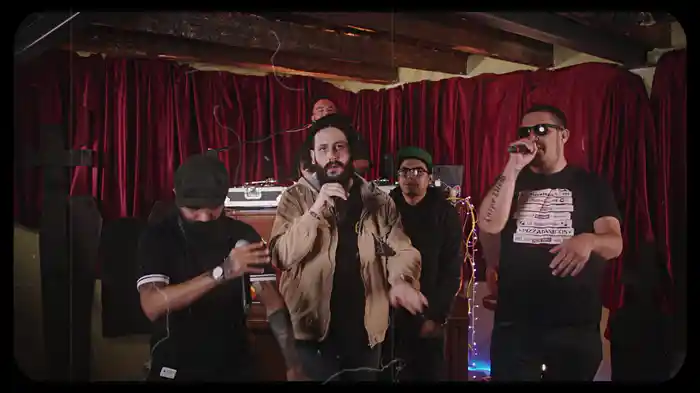 Bienvenidos A Mi Casa (En Vivo)