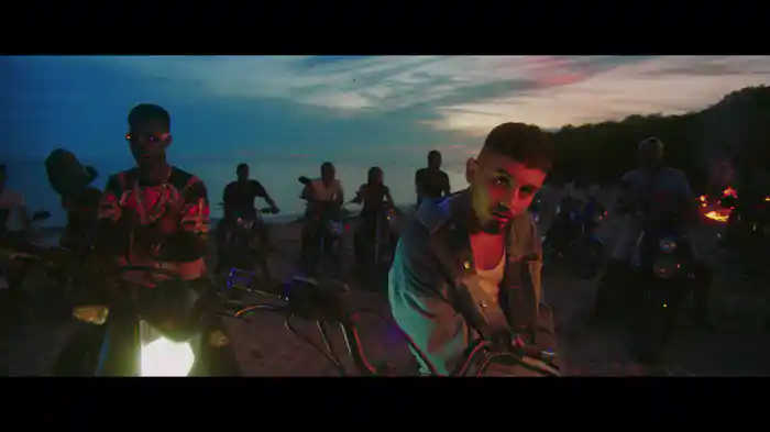 báilame en los besos