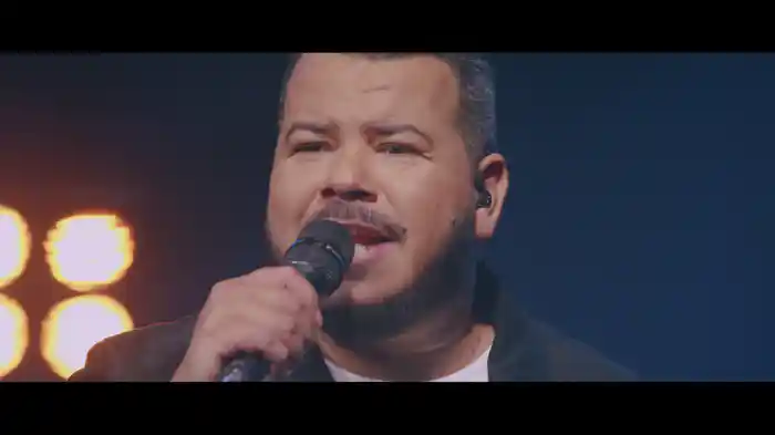 Mais Uma Chance / Primeiro Beijo / Farol Das Estrelas / Momentos