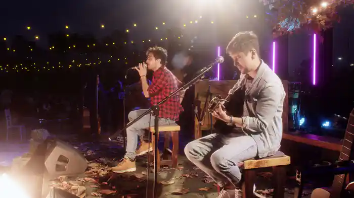 Dois Solteiros Na Cidade