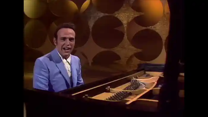 How Deep Is The Ocean/You're Just In Love/The Song Is Ended (But The Melody Lingers On) (Medley/Live On The Ed Sullivan Show, May 10, 1970)