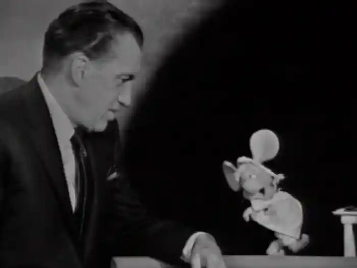 Topo Gigio Must Think About His Future & Education (Live On The Ed Sullivan Show, January 3, 1965)
