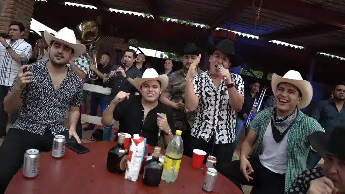 Los Recuerdos De Alfredo (En Vivo)