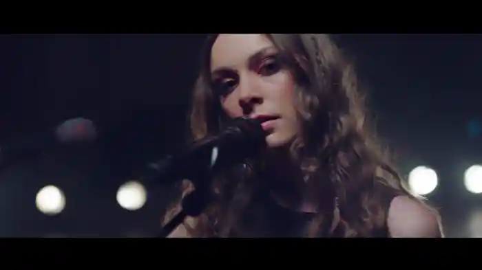 The Walls Are Way Too Thin (BRITs 2022 Rising Star Session)