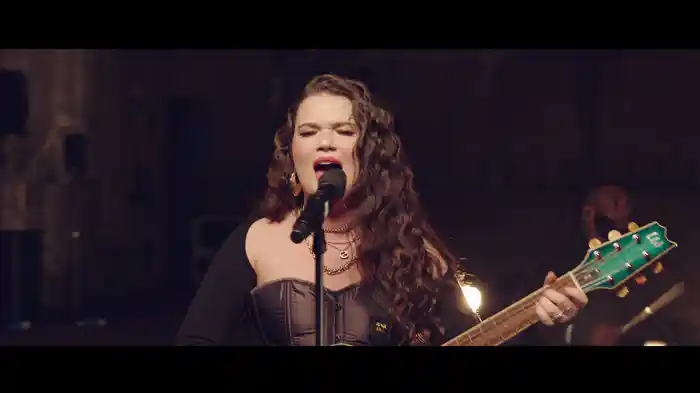 FAKE (BRITs 2022 Rising Star Live Session)