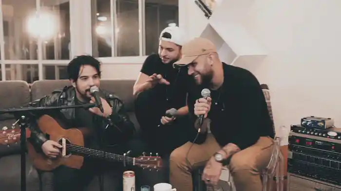 Lágrimas E Balas (Lyric Video)