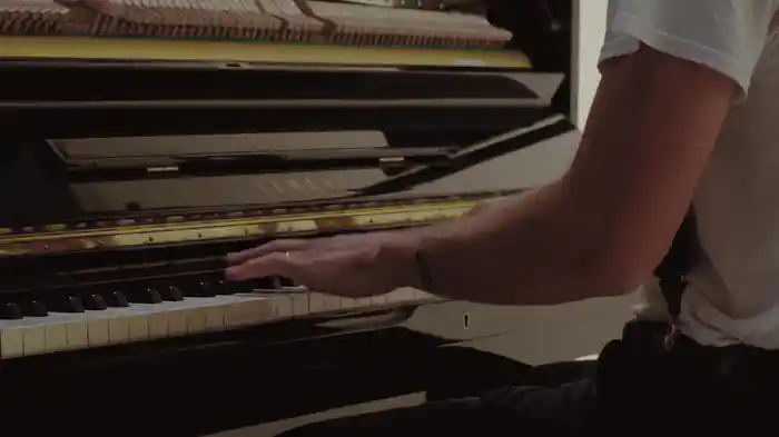 BIG SHOT (Acoustic / Performance Video)