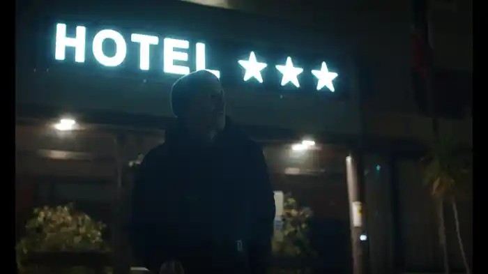 Tuo padre, mia madre, Lucia