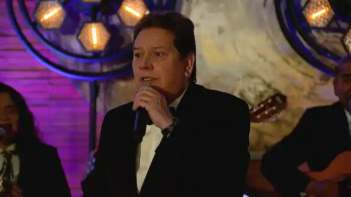 Nomás Contigo (En Vivo)