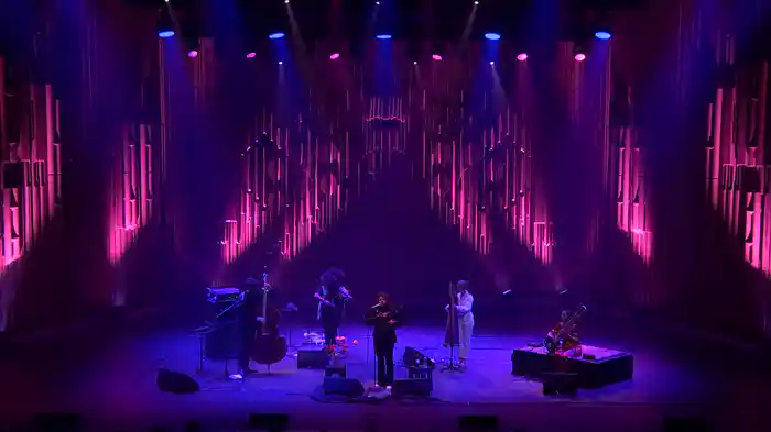 Udhero Na (Live In London)