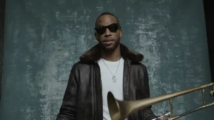 Miss Beautiful (Visualizer)