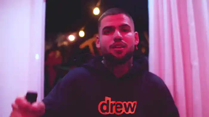 Meu Beijo Te Chapa (Lyric Video)