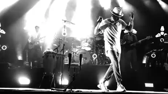 INTRO / RAVEHEART (LIVE AUS DEM HAMBURGER HAFEN, 2021)