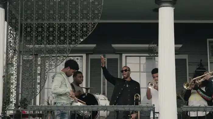 Everybody in the World (Visualizer)