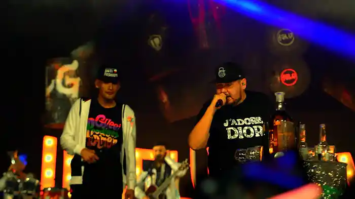 Todo Marcha Bien (En Vivo)