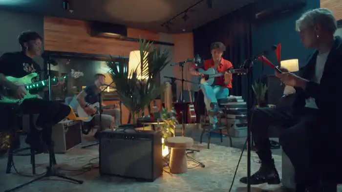 Shout About It (Birthday Sessions / 2022)