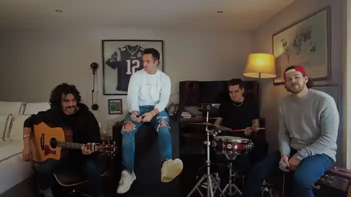 Volando Bajito (Acústico)