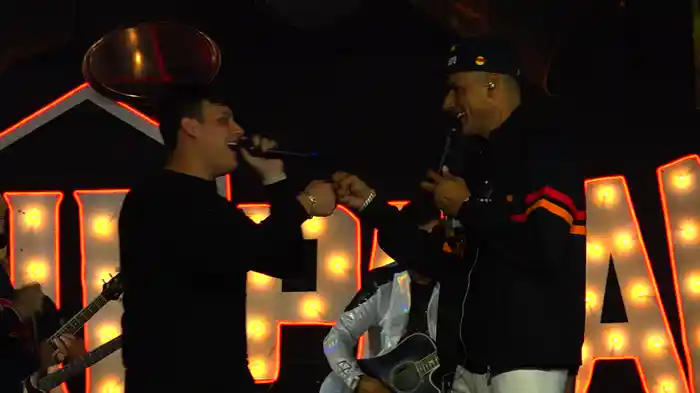 Bla Bla Bla (En Vivo)