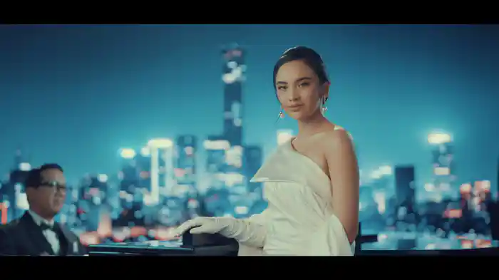 Sang Dewi (Lyric Video)