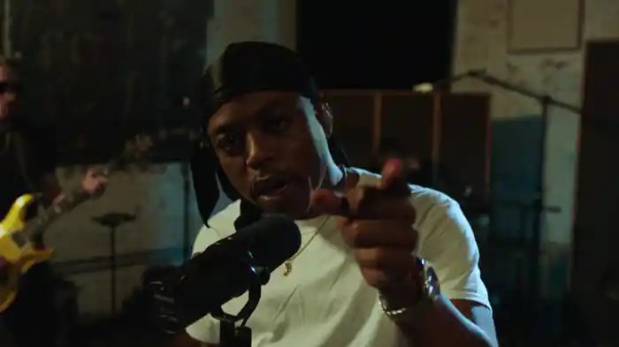 CAN'T EVEN LIE (Live)