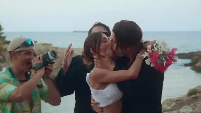 CHE UOMO (feat. bbno$ & Nello Taver)