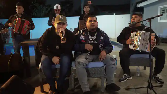 Quemándose Un Gallito (El Rambo) (En Vivo)