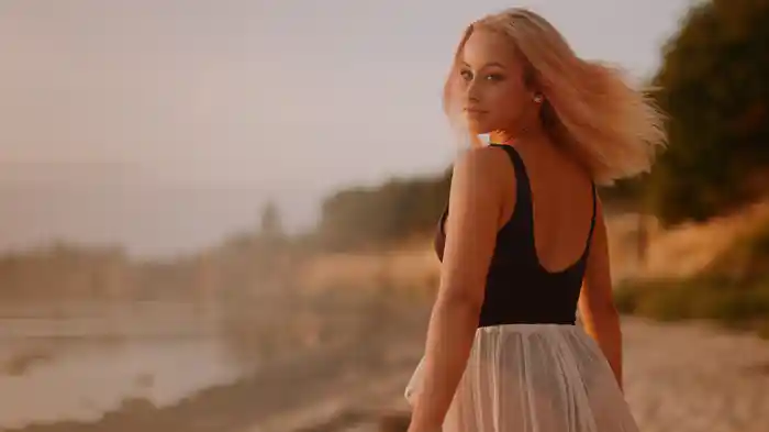 Sinisilmne (Lyric Video)