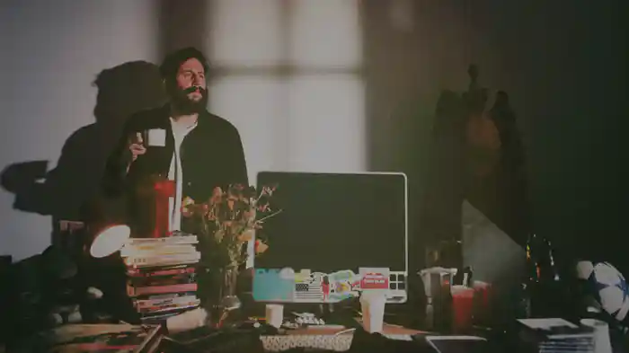 Terrenos baratos (Lyric Video)