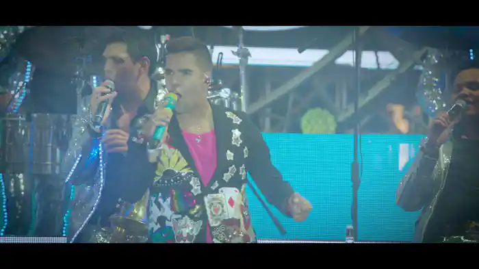 Lola La Bailera (En Vivo)