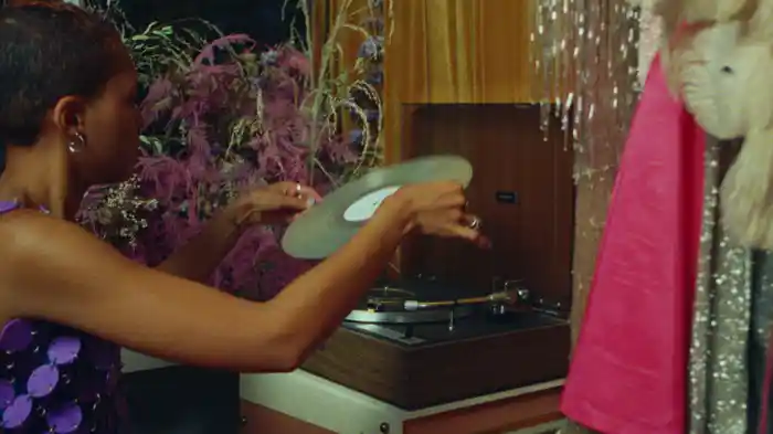 All Over This Party (salute remix / Visualiser)