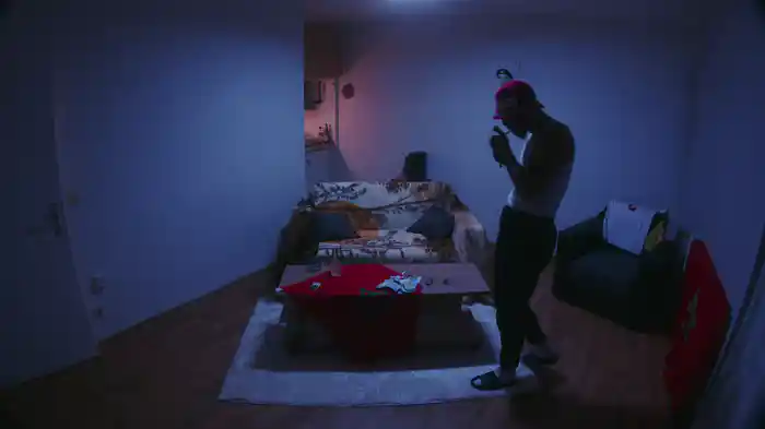 Zimmer (Lyric Video)