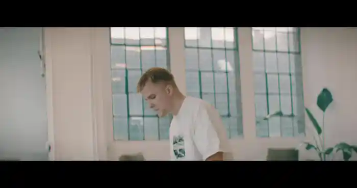 MIT DIR STREITEN (LIVE SESSION / LYRIC VIDEO)