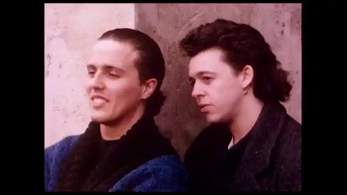 Everybody Wants To Rule The World (Alternative Version)