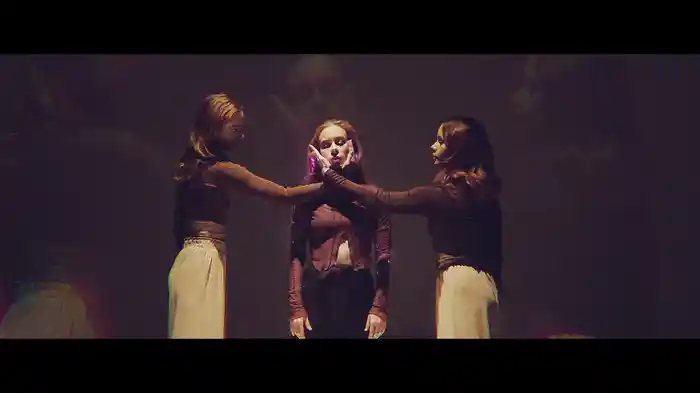 Estoy Hecho De Pedacitos De Ti (Visualizer)